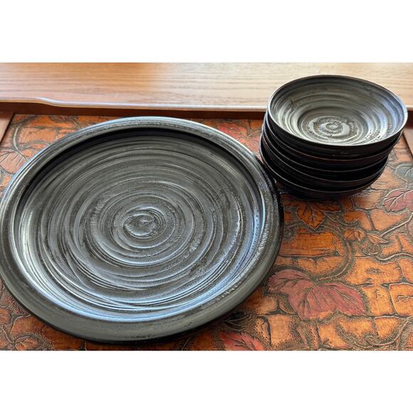 Vintage Black Japanese Urushi Lacquerware Set, 1 Large + 5 Small Plates - Picture 2 of 16